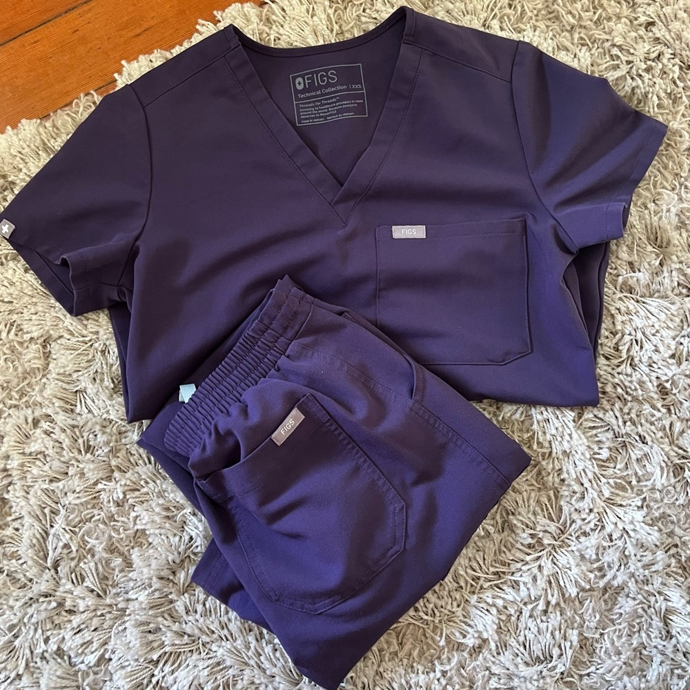 Purple Shadow Figs scrub set